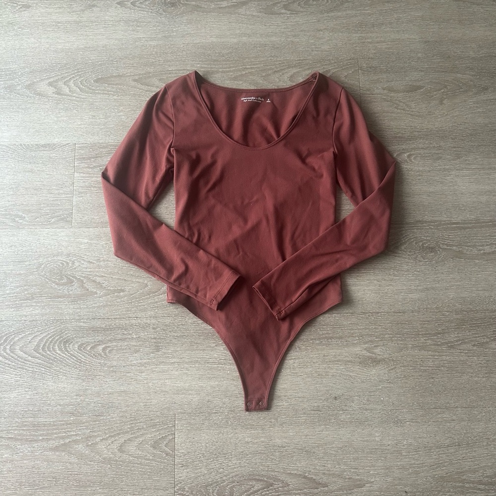Abercrombie & Fitch SoftAF Long Sleeve Bodysuit – Size Small